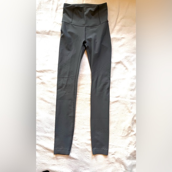 Lululemon Zoned In Tight 27" *SenseKnit Size 4 - Picture 9 of 9